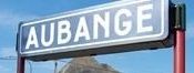 Aubange. Les habitants sont des aubangeois.
Mettre son aube en joie...